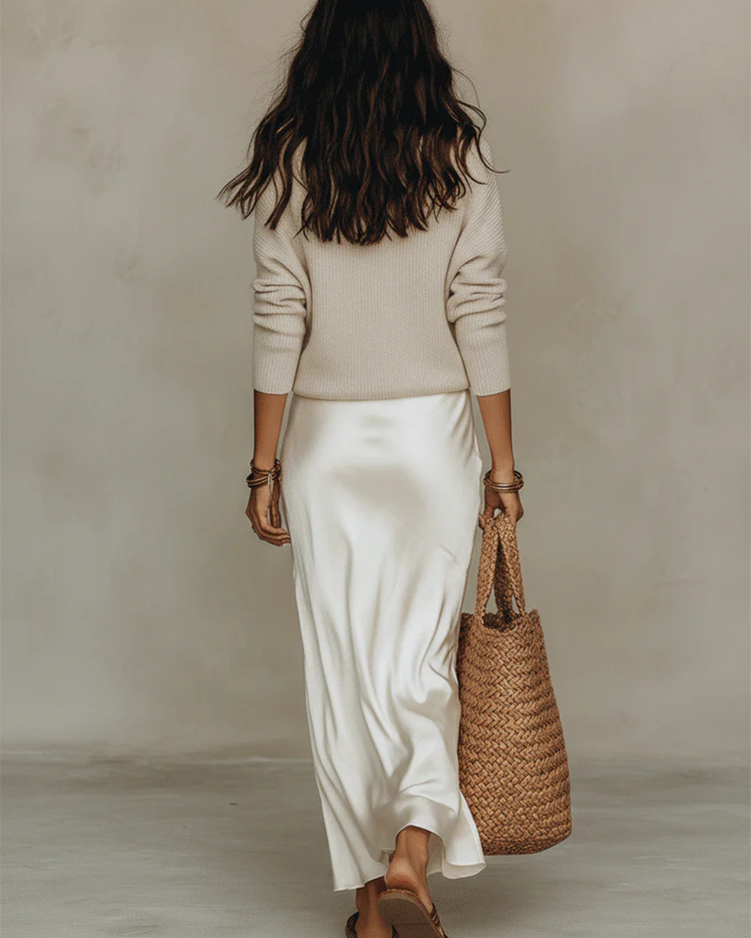 Elena | Vestido midi satinado con suéter incluido